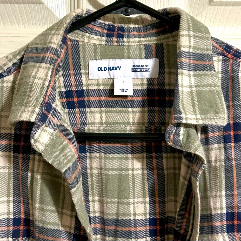 Old Navy Flannel - Men's Size S - Built In Flex Fit Plaid Button Up Long Sleeve